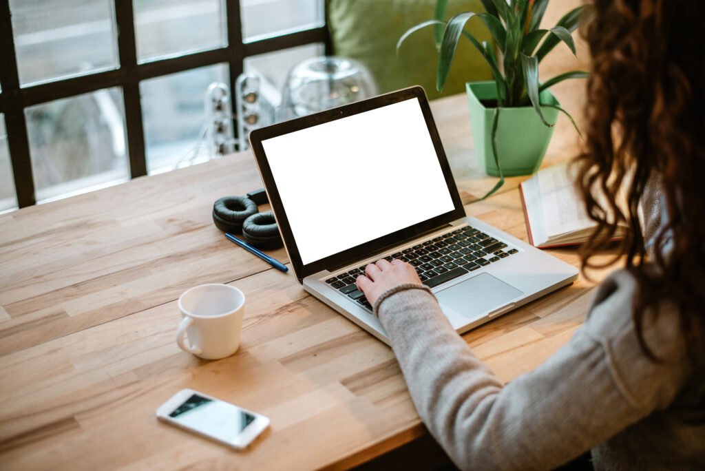 indépendante qui construit sa bande de réassurance sur son site